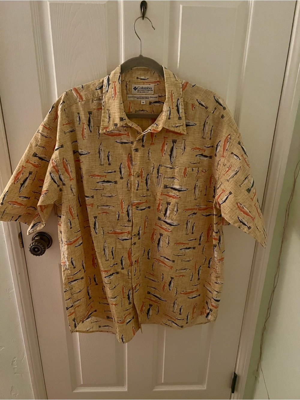 Columbia 100% Cotton Men’s Short-Sleeve Button Down Fish Print Shirt - XL
